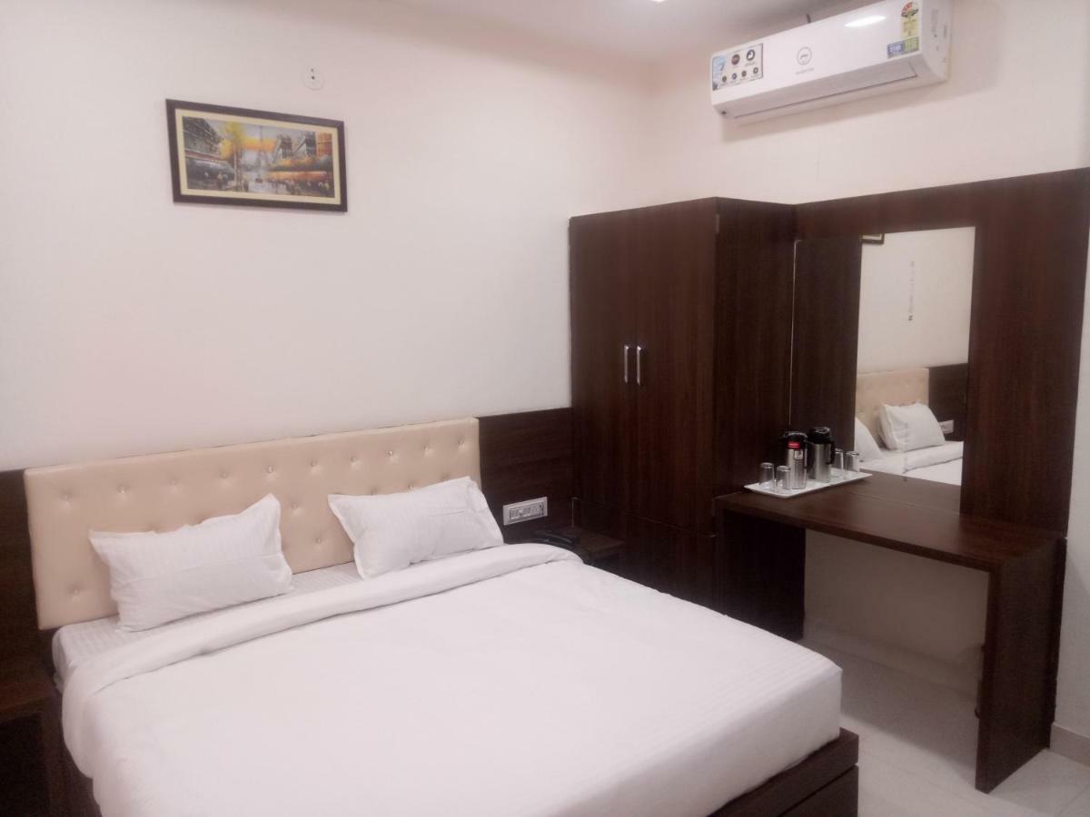Hotel Prestige Аджмер Экстерьер фото