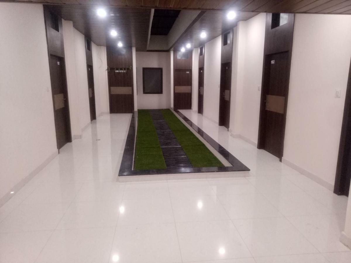 Hotel Prestige Аджмер Экстерьер фото