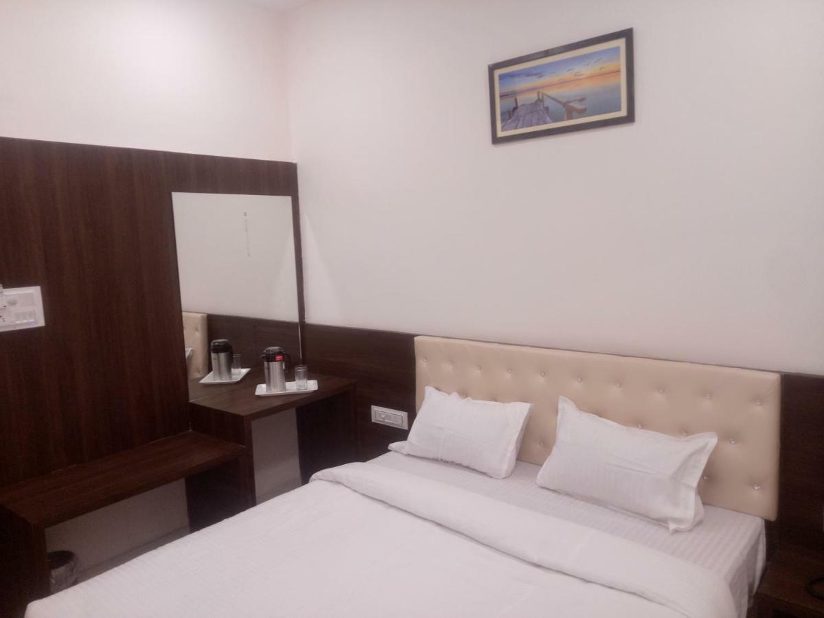Hotel Prestige Аджмер Экстерьер фото